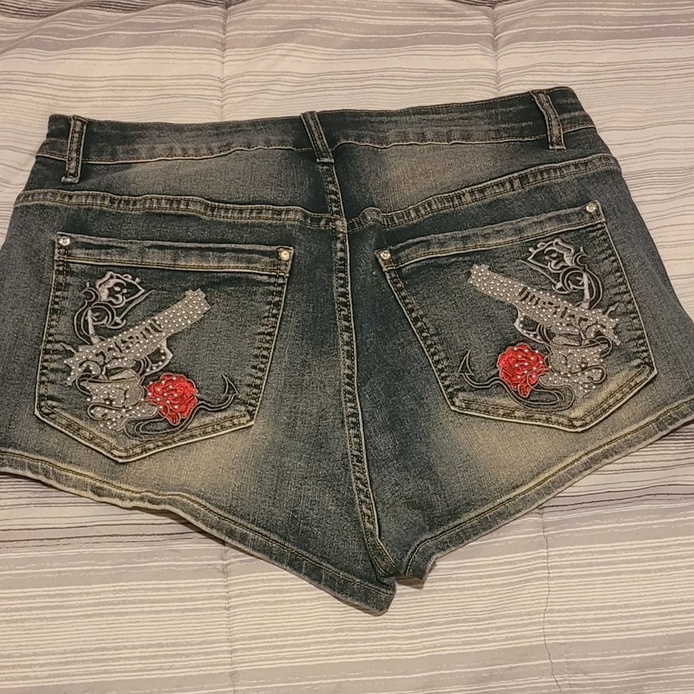 ROMWE Women's Dark Wash Denim Shorts - Picture 2 of 2
